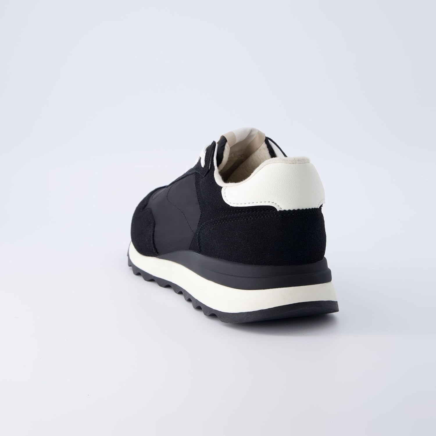 image:imageCUSHIONAIRE Mens Crest lace up Sneaker with Comfort FoamBlack