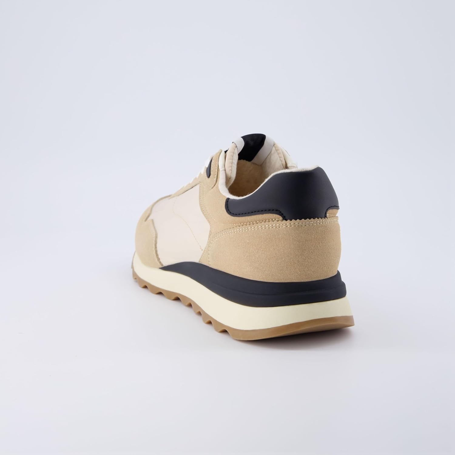 image:imageCUSHIONAIRE Mens Crest lace up Sneaker with Comfort FoamTanBlack
