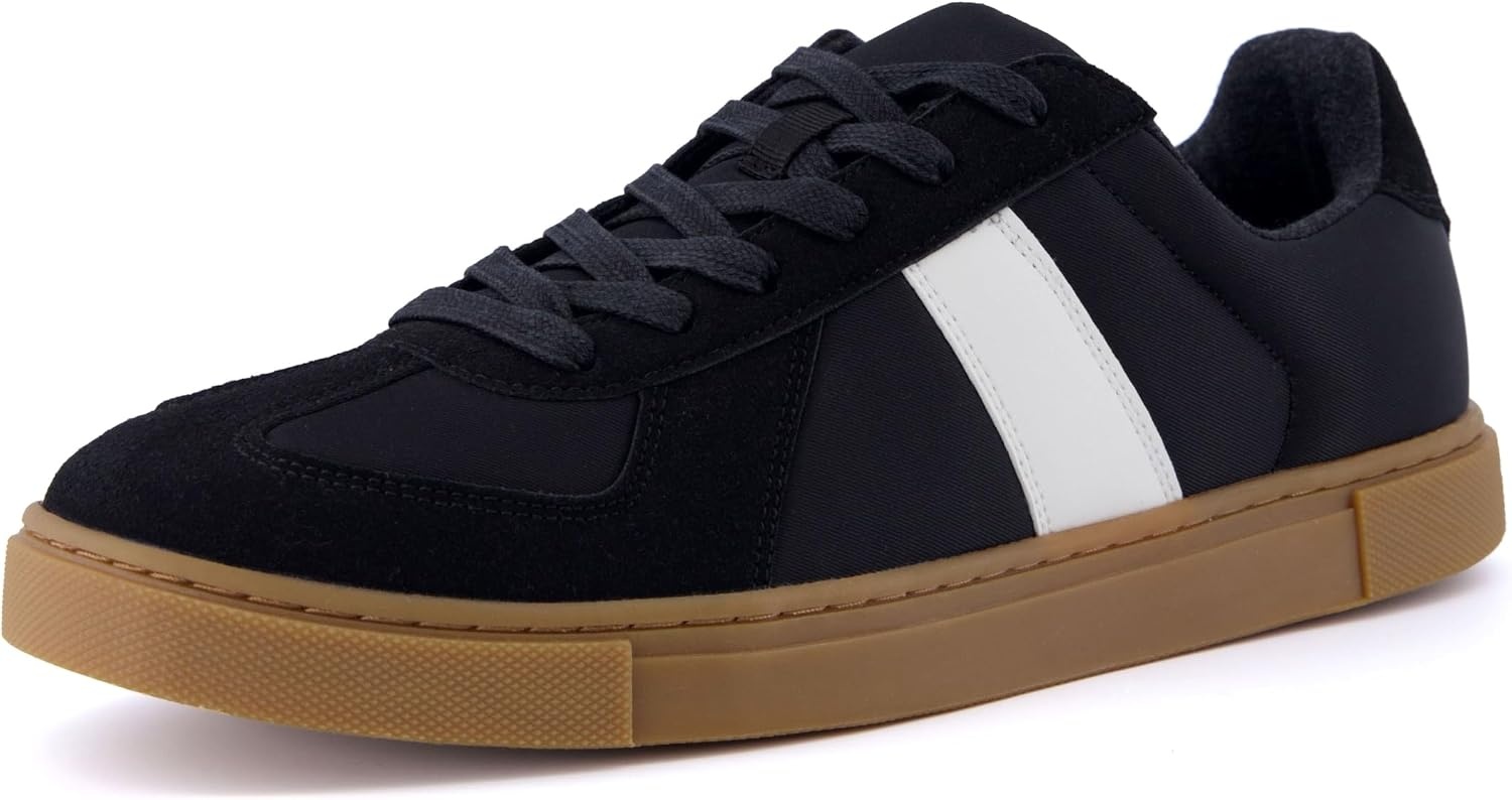image:imageCUSHIONAIRE Troy Low Top Casual Mens Sneakers with Laces amp Gum SoleBlackWhite