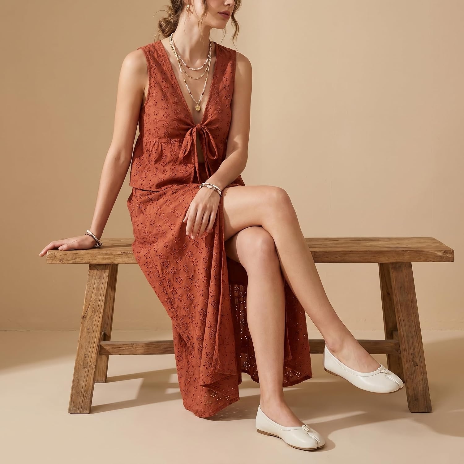 image:imageCUSHIONAIRE Maki Tabi Flats for Women Split Toe Ballet Flats with Flexible Sole and Cushioned FootbedCream