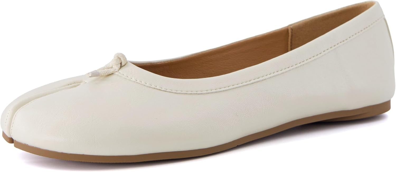image:imageCUSHIONAIRE Maki Tabi Flats for Women Split Toe Ballet Flats with Flexible Sole and Cushioned FootbedCream