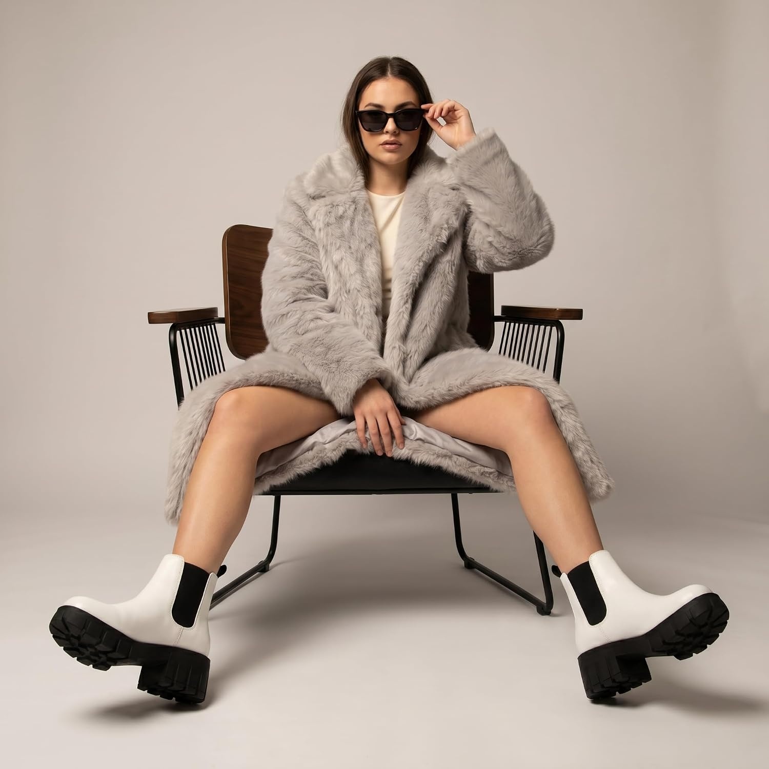 image:imageCUSHIONAIRE Womens Sasha slip on chelsea boot Memory FoamWhiteBlack