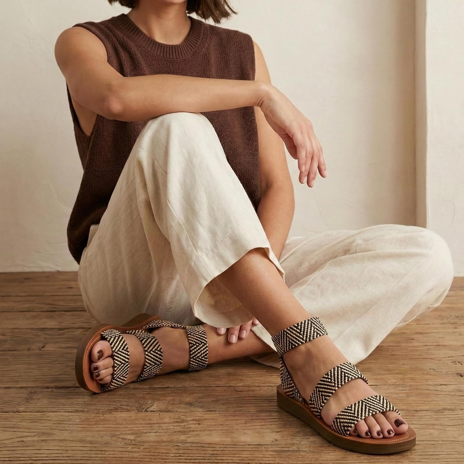 image:imageCUSHIONAIRE Indego Strappy Flat Sandals for Women with Elastic Upper Arch Support and Memory FoamBlack Raffia Gore
